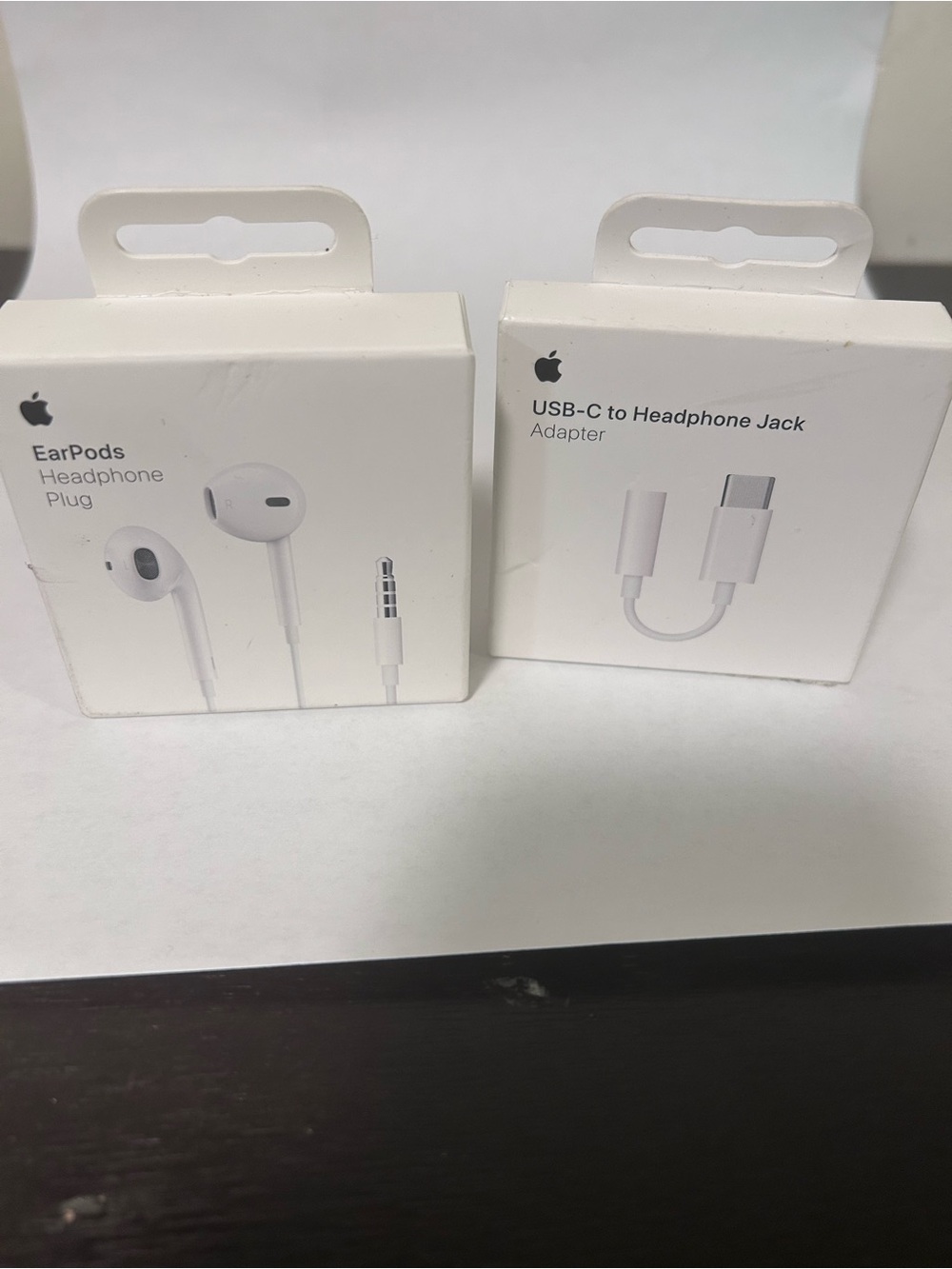 Apple White EarPods with 3.5mm Plug and USB-C Headphone Adapter